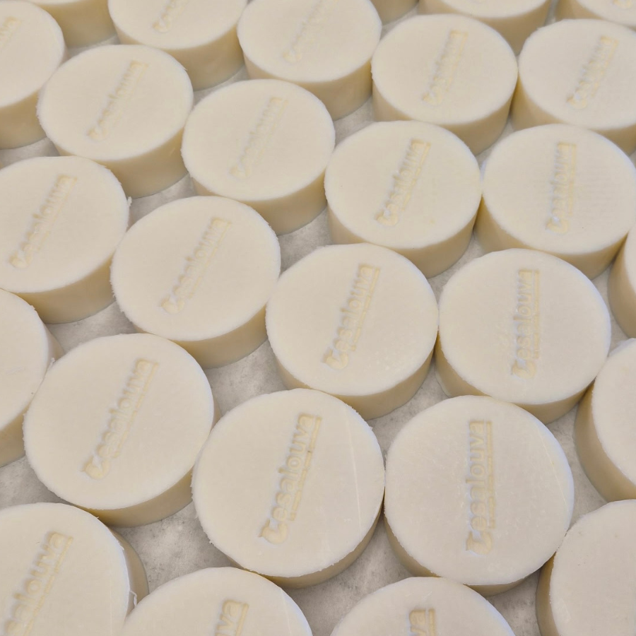 La magie d'une peau parfaite: soins visage et corps, savon naturel au lait de chèvre
